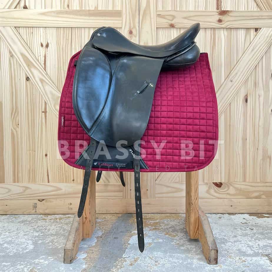 17.5” Black Country Dressage w/ FLAIR Panels