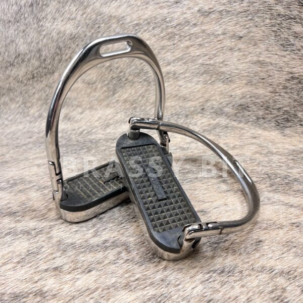 4.75" Stubben SEQ Flex Stirrup Irons
