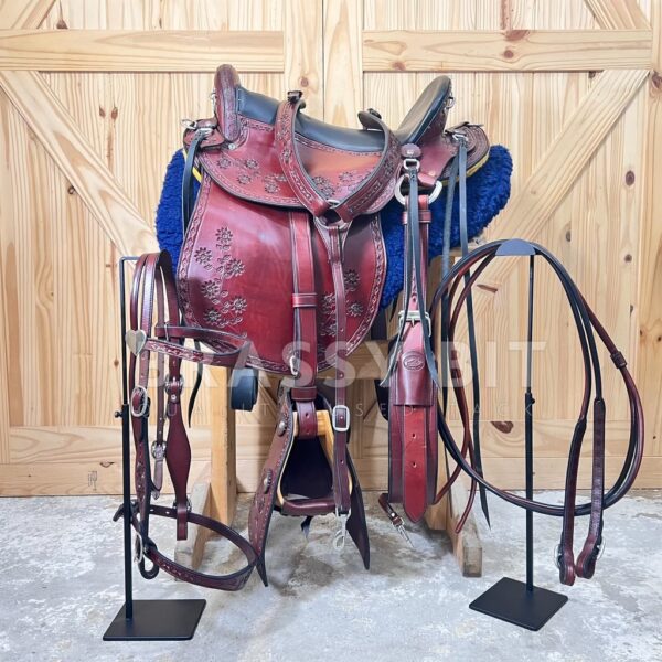 16.5" Custom Comfort Jacob Miller Endurance Saddle w/ Tack