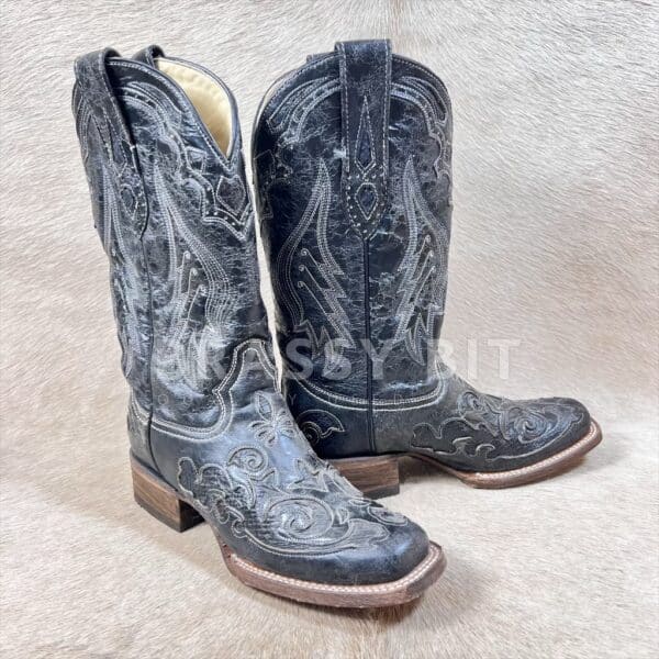 Corral Boots Women's Black Embroidery Snake Inlay Square Toe Cowboy Boots
