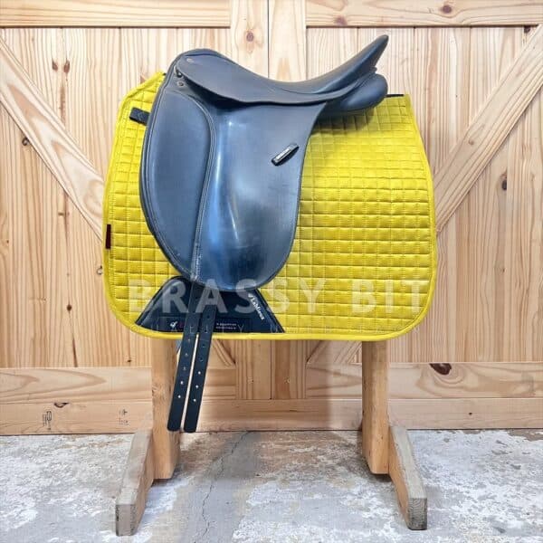 17" Wintec 250 Adjustable Dressage Saddle